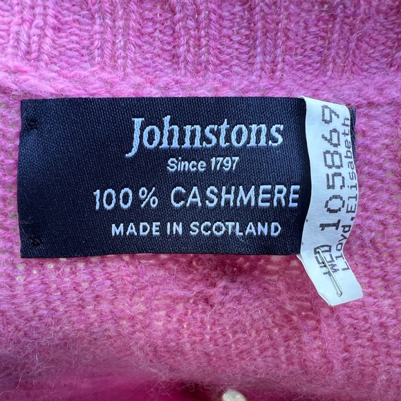 100% Johnston's Scottish Cashmere cable knit V-neck vintage sweater pristine - Picture 5 of 5